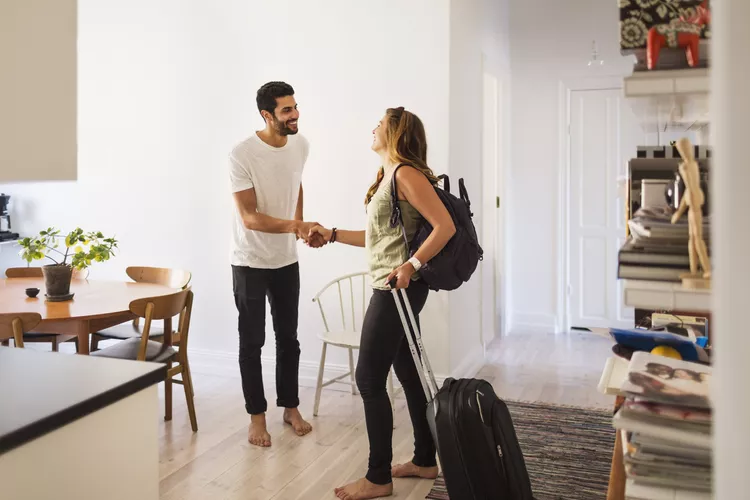couchsurfing safety tips